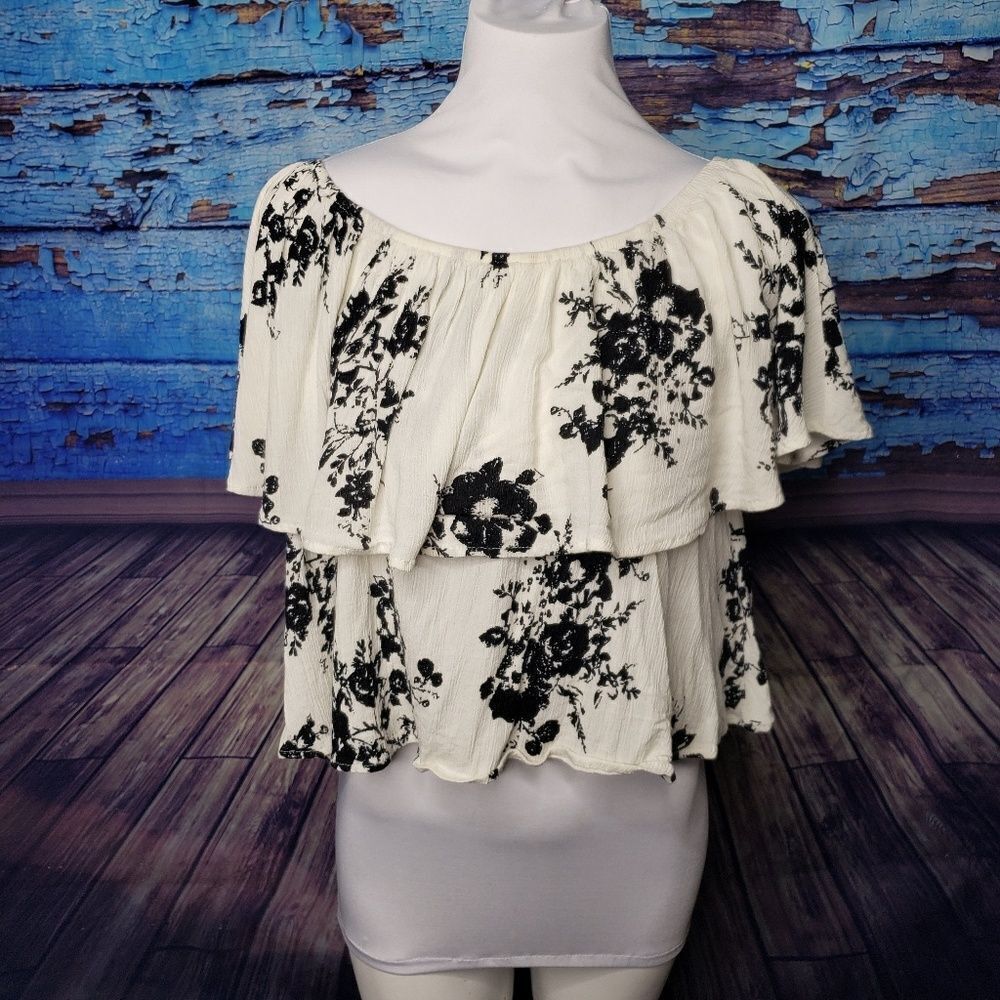Lulu's boho off shoulder white black top med